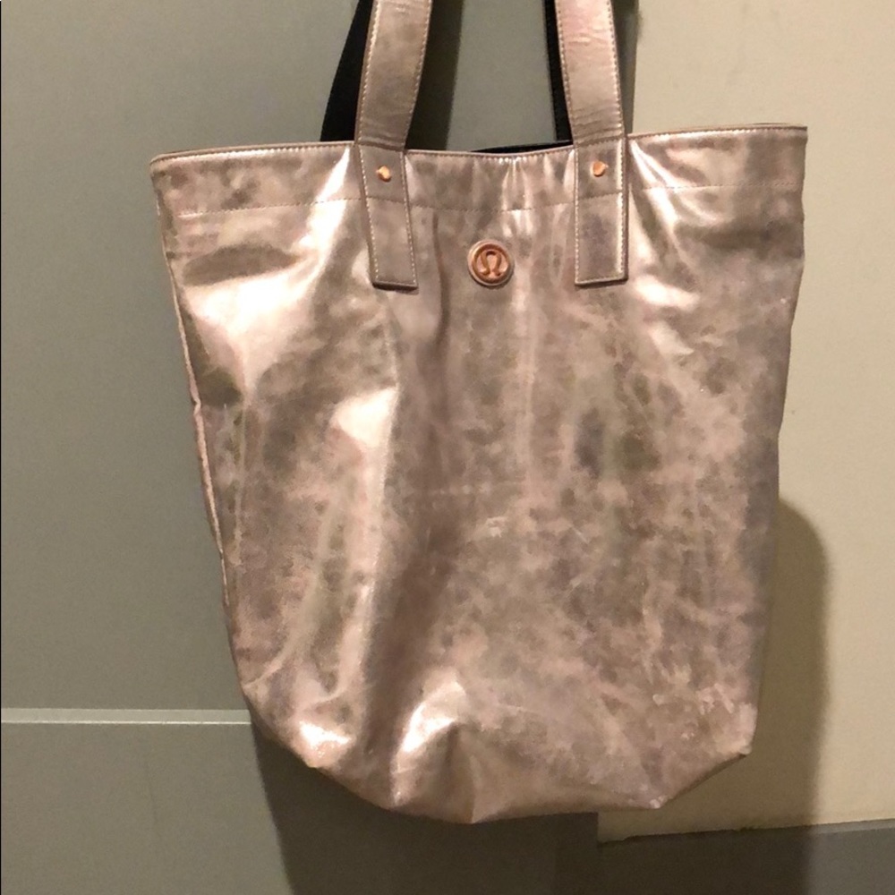 Lululemon tote